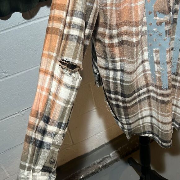 Up Cycle Flannel   - Picture 4 of 10